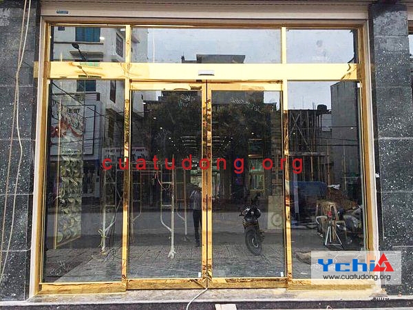 báo giá cửa kính trượt tự động