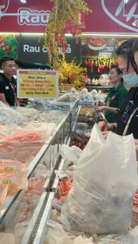 Sức mua cận Tết chậm, siêu thị tung kích cầu