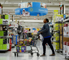 Ông Trump nói Walmart sẽ giảm giá sản phẩm theo yêu cầu của chính phủ