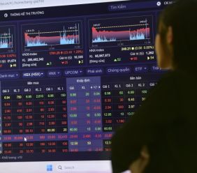 Nhiều lãnh đạo doanh nghiệp ồ ạt mua, bán cổ phiếu