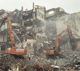 Phá dỡ Khách sạn Điện lực bên Hồ Gươm