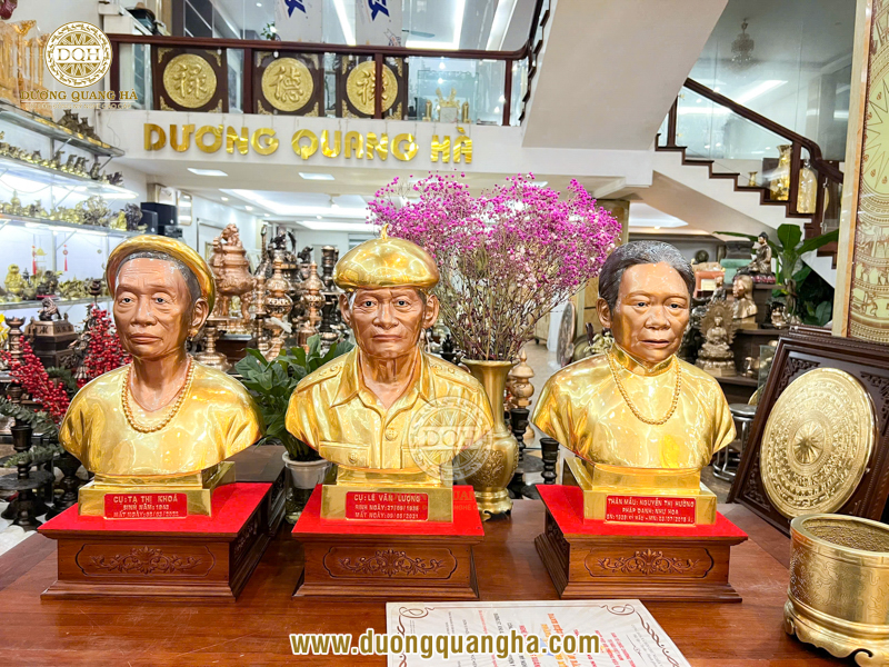 Vì sao tượng truyền thần ngày càng được nhiều gia đình lựa chọn thay cho ảnh thờ?