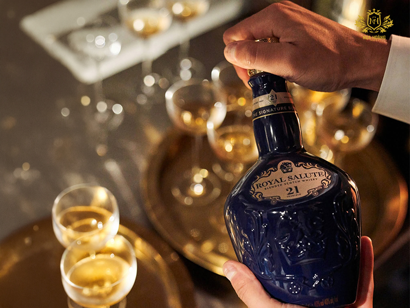 Giá Chivas 21 cập nhật mới nhất: Mức giá hiện nay và những điều nên biết trước khi mua