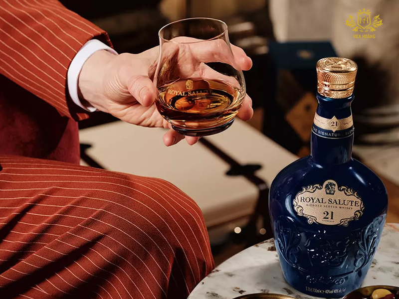 Giá Chivas 21 cập nhật mới nhất: Mức giá hiện nay và những điều nên biết trước khi mua