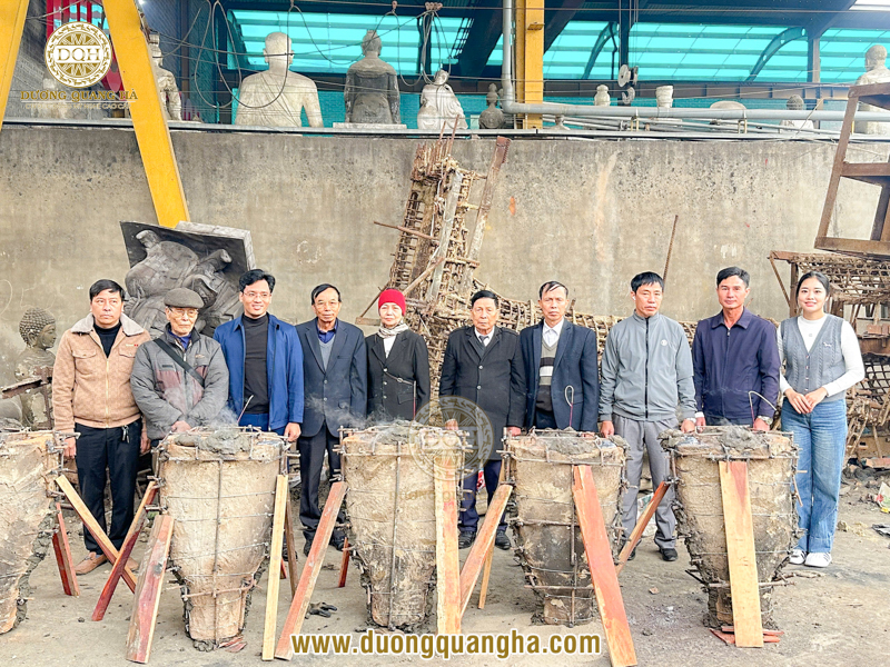 Vì sao tượng truyền thần ngày càng được nhiều gia đình lựa chọn thay cho ảnh thờ?